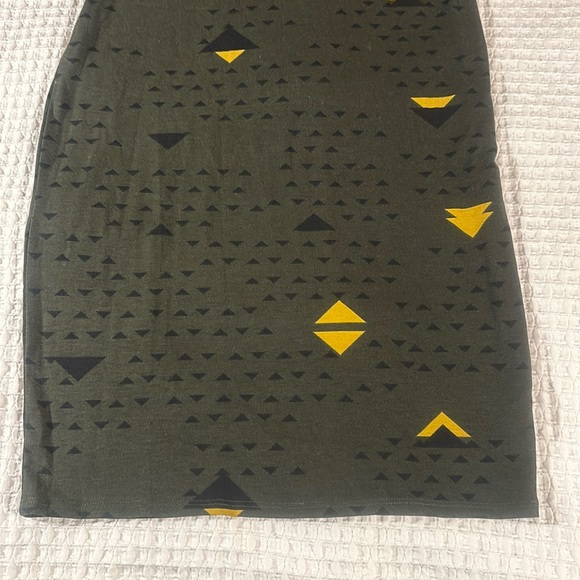 LuLaRoe Women’s Julia Dress/Size: Small/Color: Dark Green w/Arrows Design (NWT) - Picture 5 of 10